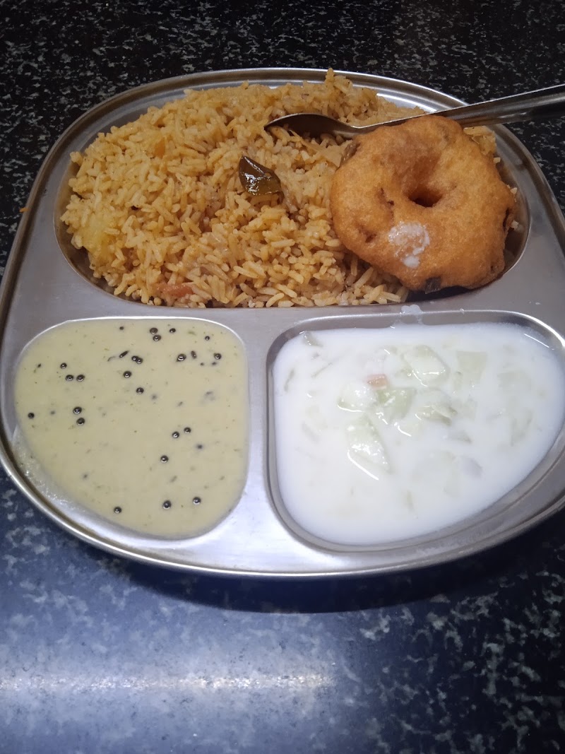 Hotel Santhosh Bhavan Pure Veg - Hotel Santhosh Bhavan Pure Veg Guddehosour, Main Road, Siddapura, Basavanahalli, Karnataka 571234, India