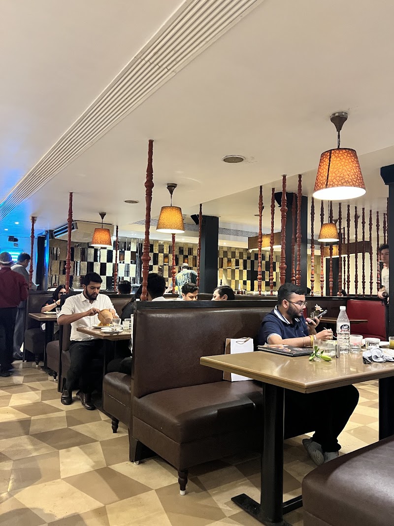 Pandara Market - Pandara Market J65H+5X2, Pandara Flats, India Gate, New Delhi, Delhi 110003, India