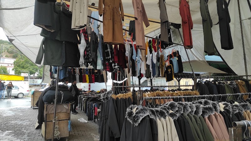 Tuesday and Friday bazaar - Tuesday and Friday bazaar, Hasanpaşa, Uzunçayır Cd., 34722 Kadıköy/İstanbul, Türkiye
