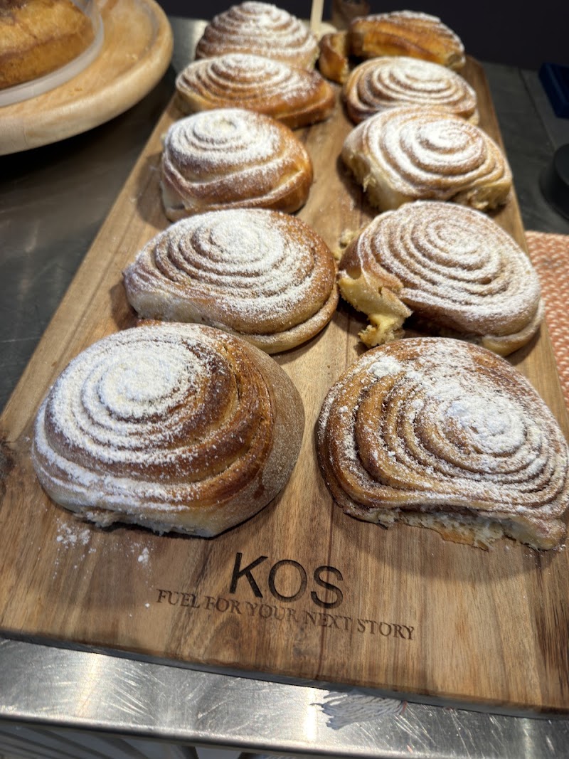 KOS Lofoten Café - KOS Lofoten Café, Bernt Salvesens vei 2, 8300 Svolvær, Norway