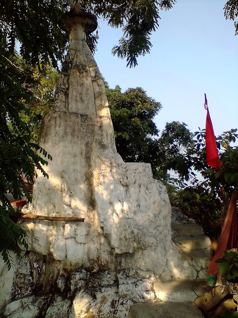 Siddhi Muni Baba Temple - Siddhi Muni Baba Temple, Kakka pahad, 846V+C39, Ratanpur, Chhattisgarh 495442, India