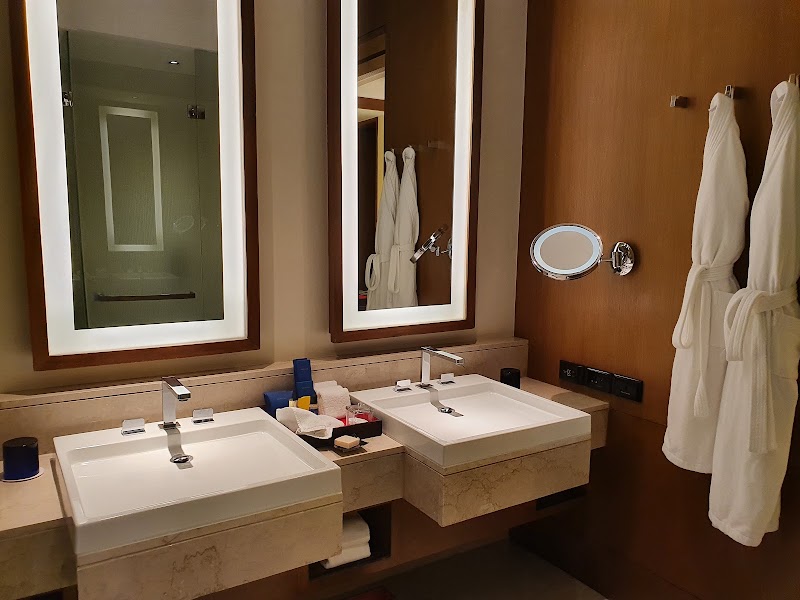 The Oberoi, Gurgaon - The Oberoi, Gurgaon 443, Shankar Chowk Rd, opposite Metro Station, Phase V, Udyog Vihar, Sector 19, Gurugram, Haryana 122016, India