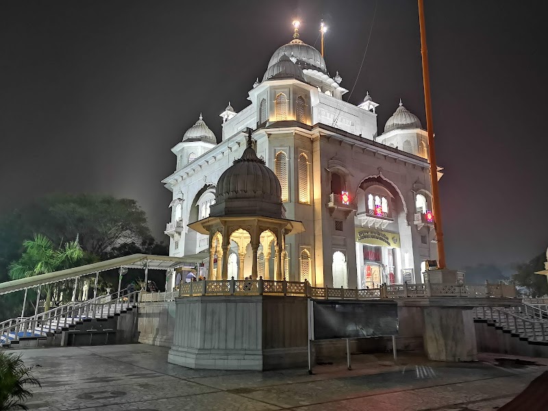 Gurudwara Shri Rakab Ganj Sahib - Gurudwara Shri Rakab Ganj Sahib Guru Gobind Singh Bhawan, Pandit Pant Marg, South Block, Rakab Ganj, New Delhi, Delhi 110001, India