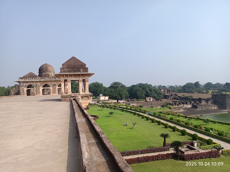 Jahaz Mahal Mandu Dhar - Jahaz Mahal Mandu Dhar, Jahaj Mahal, Jahaj Mahal Internal Rd, Sulibardi, Madhya Pradesh 454010, India