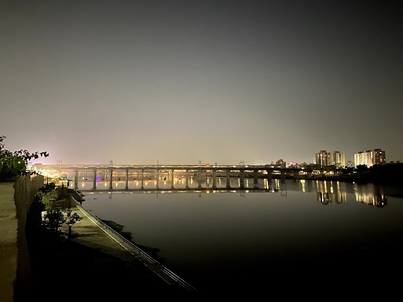 Sabarmati Riverfront - Sabarmati Riverfront, 3H7R+2JF, Sabarmati Riverfront Walkway E, Dharm Nagar II, Keshav Nagar, Ahmedabad, Gujarat 380004, India