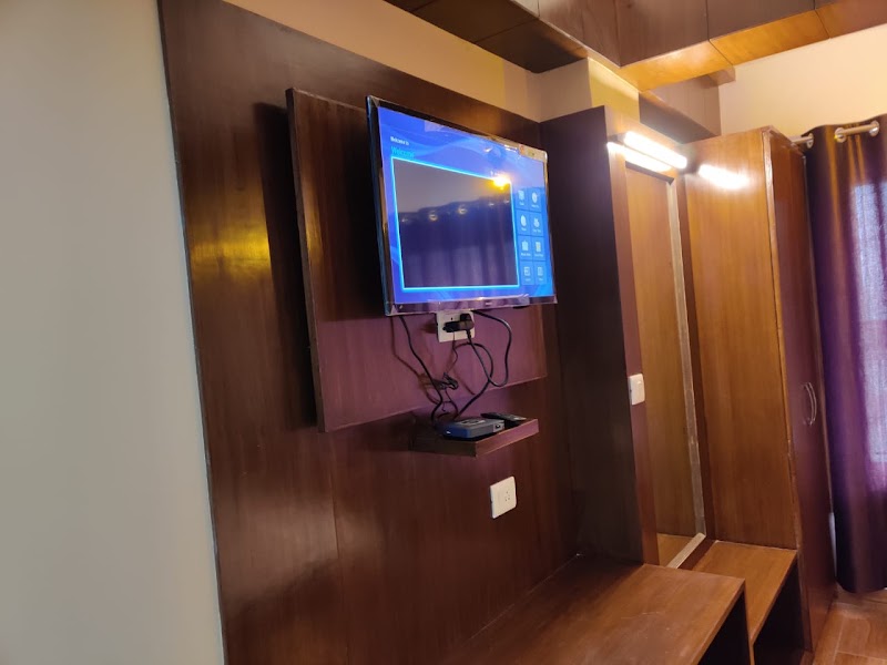 Macquary inn, Home stay - Macquary inn, Home stay NEAR HAMPTON COURT SCHOOL, below ropeway, Jhula Ghar, The Mall Road, Mussoorie, Uttarakhand 248179, India