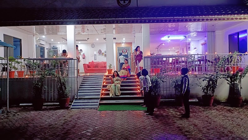 The Bodhgaya Hotel School - The Bodhgaya Hotel School Giant Buddha Rd, Bodh Gaya, Bihar 824231, India