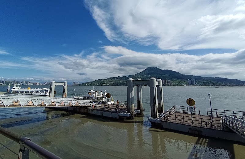 Tamsui Wharf - Tamsui Wharf, No. 6, Lane 11, Zhongzheng Rd, Min'an Village, Tamsui District, New Taipei City, Taiwan 251