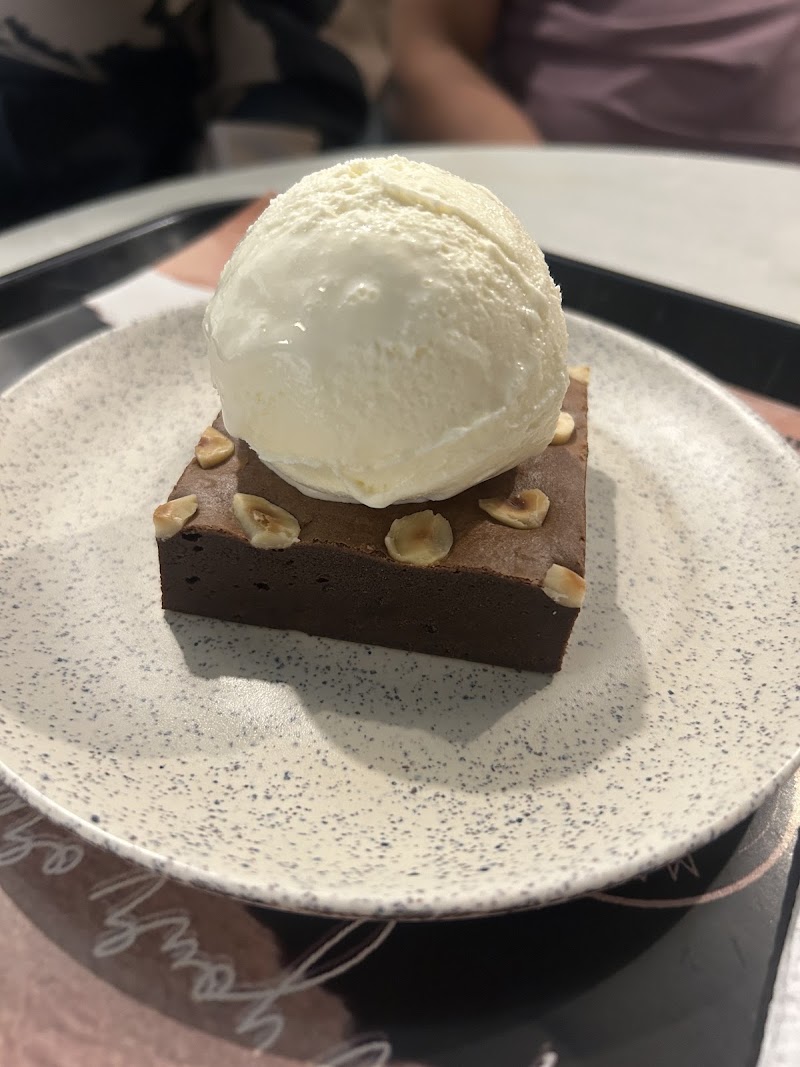 Maison du Brownie & Cheese Cake Pvt Ltd - Maison du Brownie & Cheese Cake Pvt Ltd 824,Ground Floor,2nd Cross, 11th Main Rd, HAL 2nd Stage, Appareddipalya, Indiranagar, Bengaluru, Karnataka 560008, India