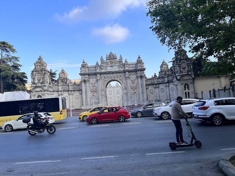 Dolmabahçe Caddesi - Dolmabahçe Caddesi, Vişnezade, Dolmabahçe Cd., 34357 Beşiktaş/İstanbul, Türkiye