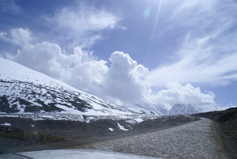 Baimang Snow Mountain - Baimang Snow Mountain, 9XV8+932, Deqen, Diqing Tibetan Autonomous Prefecture, Yunnan, China, 674599