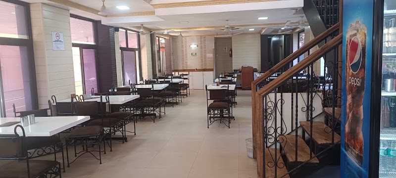 Shree Sagar Pure Veg Restaurant - Shree Sagar Pure Veg Restaurant Umtawaddo Baga Road, McDonald, opp. Lambana Resort, beside s, Shiroli Pulachi, Khobra Waddo, Calangute, Goa 403516, India