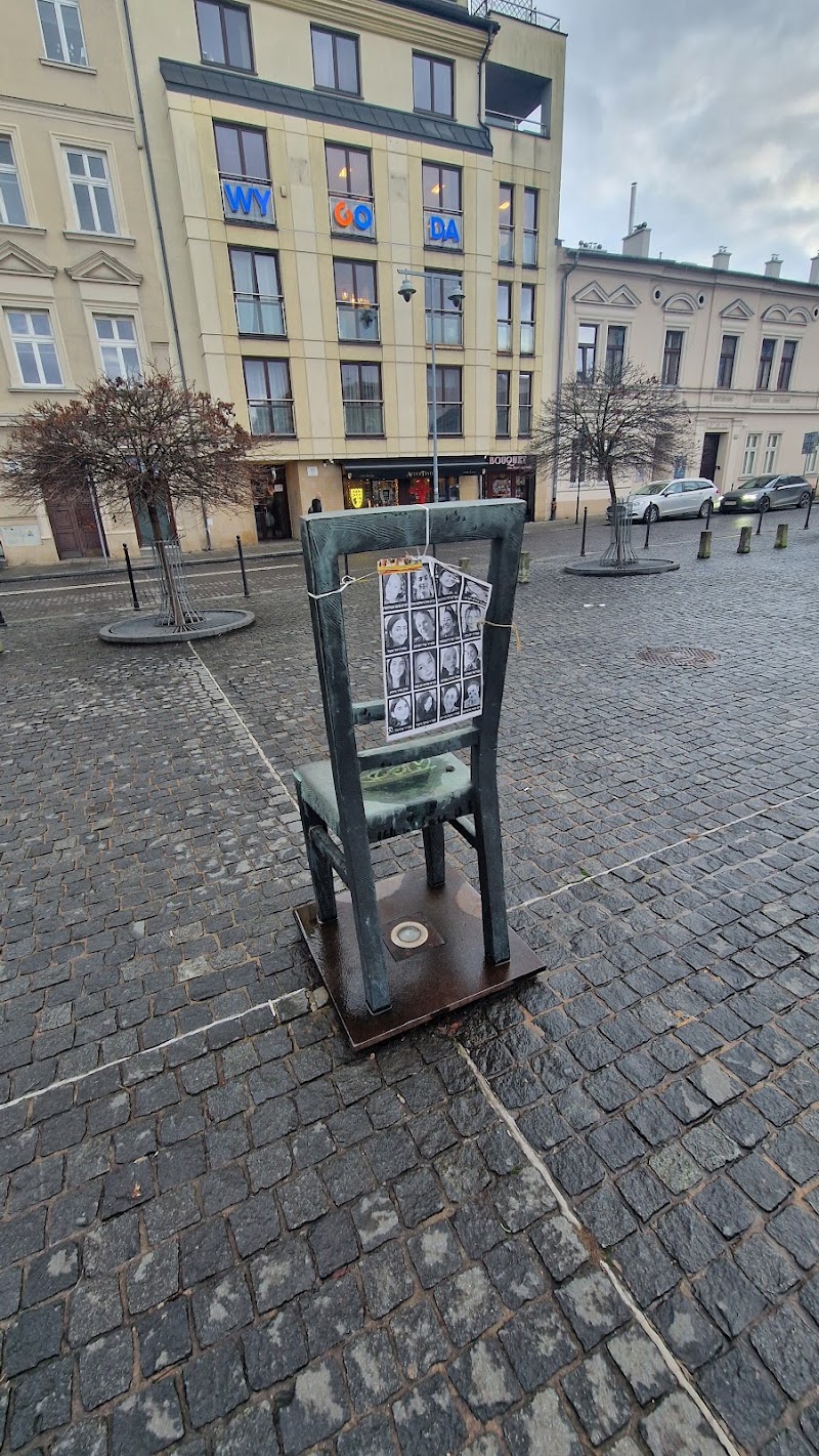 Square of the Ghetto Heroes of Warsaw - Square of the Ghetto Heroes of Warsaw, Mordechaja Anielewicza 6, 00-157 Warszawa, Poland