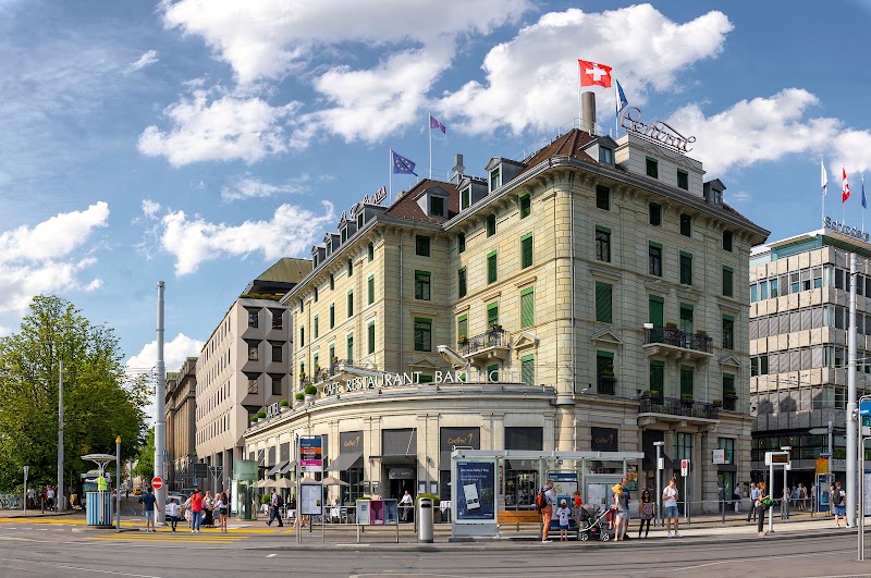 Central Plaza Hotel