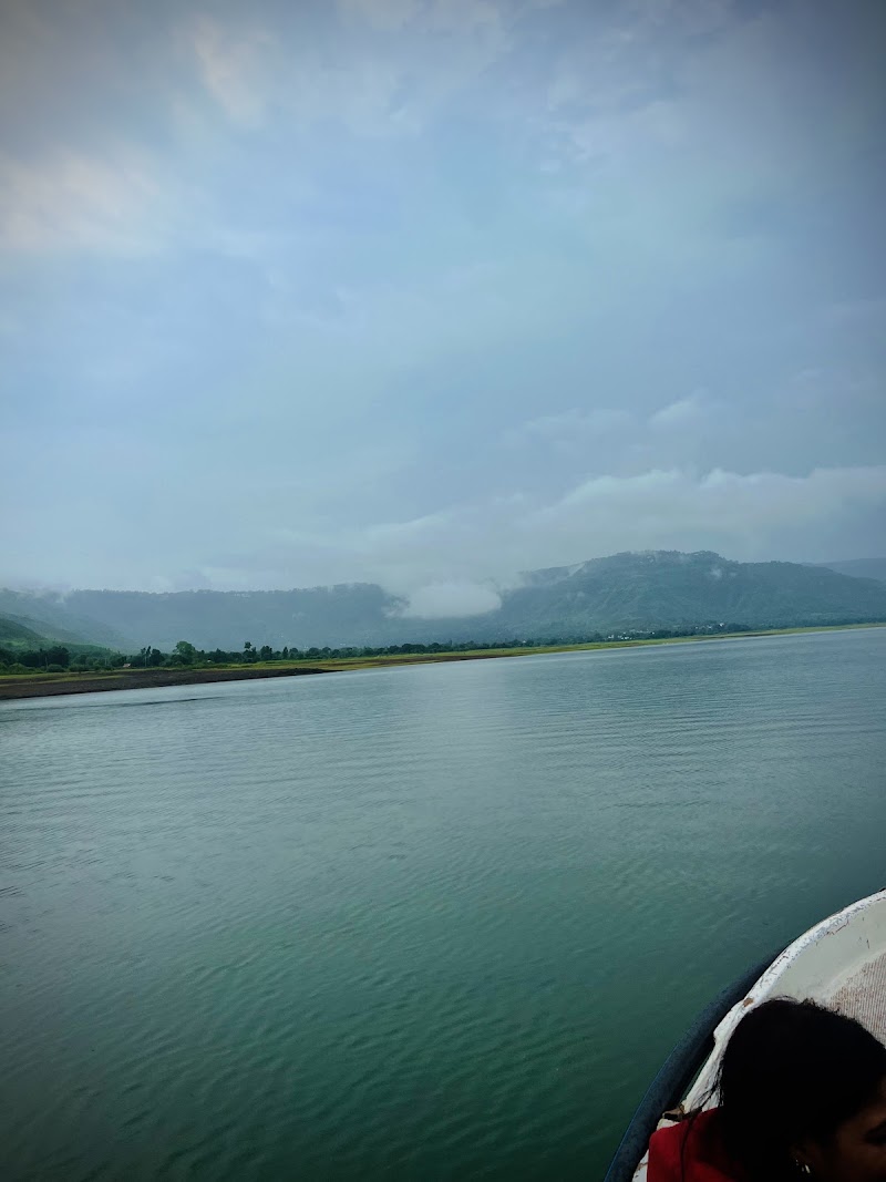 Dhom Dam Backwaters - Dhom Dam Backwaters, XRR8+5R, Velang, Dhom, Maharashtra 412803, India