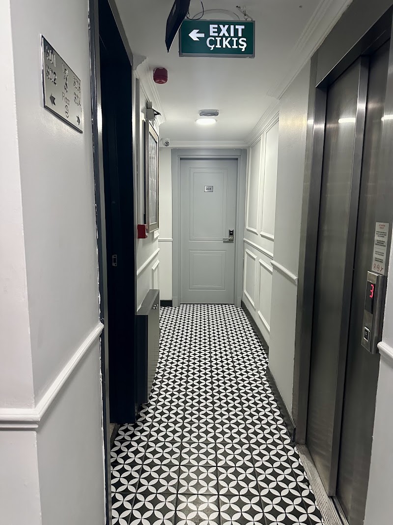 Almina inn Hotel - Almina inn Hotel, Saraç İshak mah. Mithatpaşa cad, Beyazıt, Mollabey Sk. no:12/1 34126, 34126 Fatih/İstanbul, Türkiye