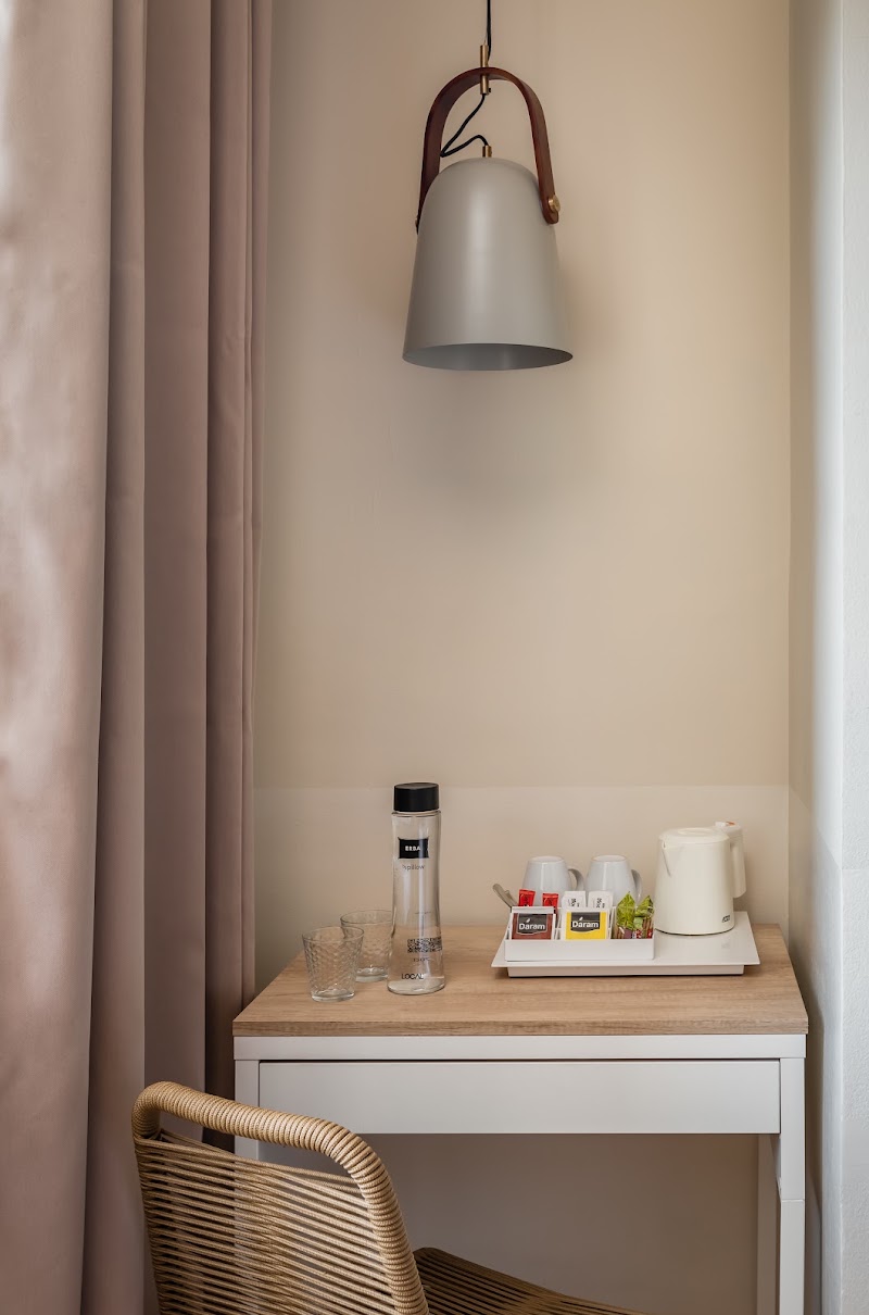 BYPILLOW Erba | Hotel en el centro de Girona - BYPILLOW Erba | Hotel en el centro de Girona Carrer Ultònia, 1, 17002 Girona, Spain