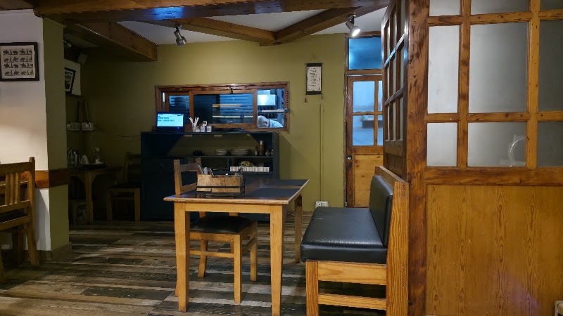 The Corner House Restaurant & Bar - The Corner House Restaurant & Bar Model Town Road, Mall Rd, Model Town, Siyal, Manali, Himachal Pradesh 175131, India