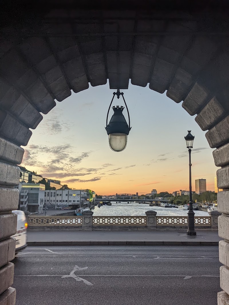 Pont de Bercy - Pont de Bercy 800 Port de la Rapée, 75012 Paris, France