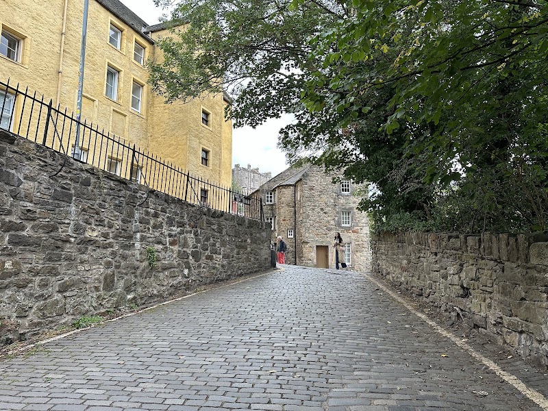 Dean Village Edinburgh - Dean Village Edinburgh, Dere House, Damside, Edinburgh EH4 3BB, UK