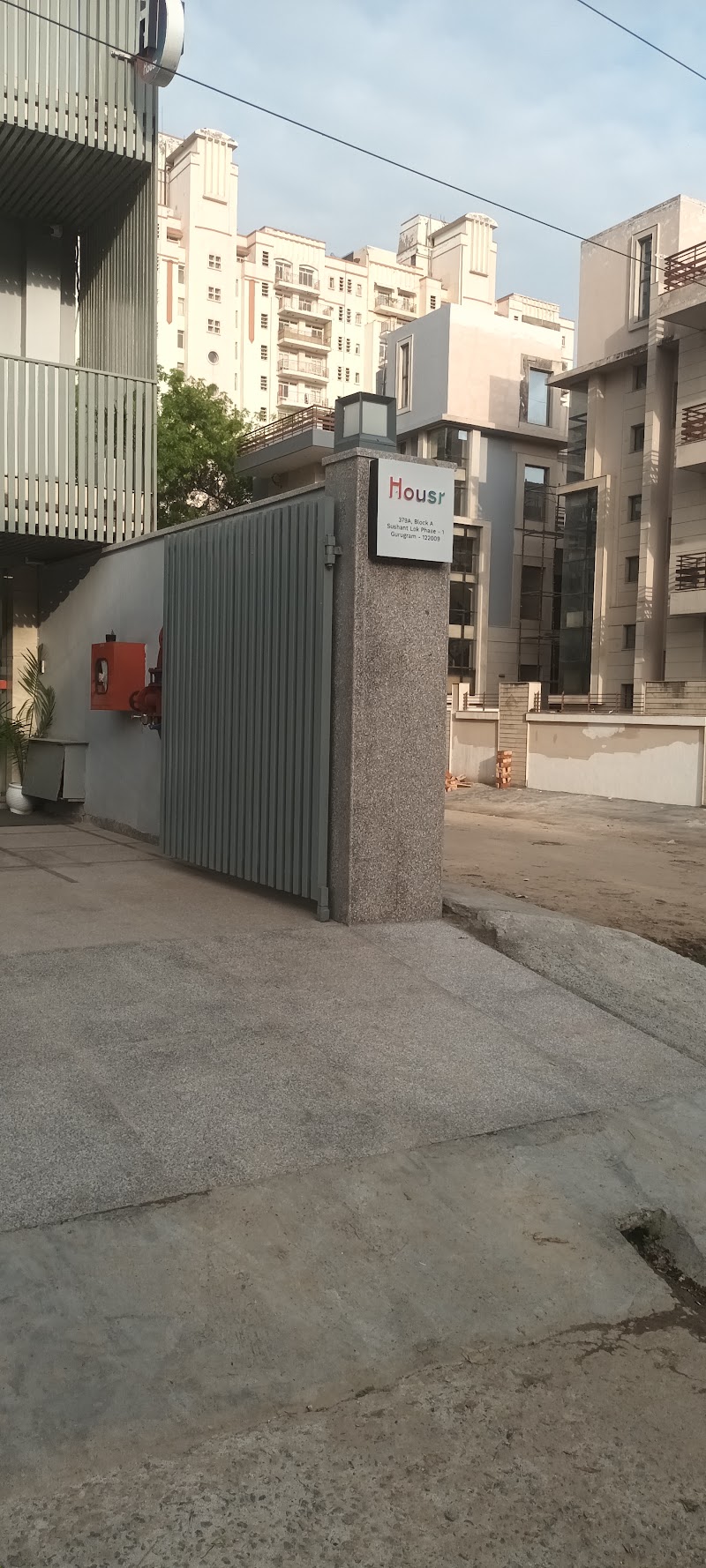 Housr Sector 28 Gurgaon near IFFCO Chowk Metro Station