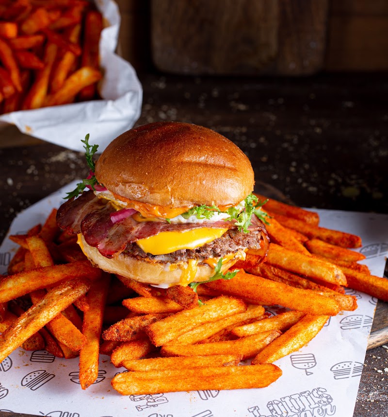 Louis Burger, Gurgaon - Louis Burger, Gurgaon, Kitchen 3, S-27/17, Ergo Space, Nathupur Rd, DLF Phase 1, Sector 24, Gurugram, Haryana 122010, India