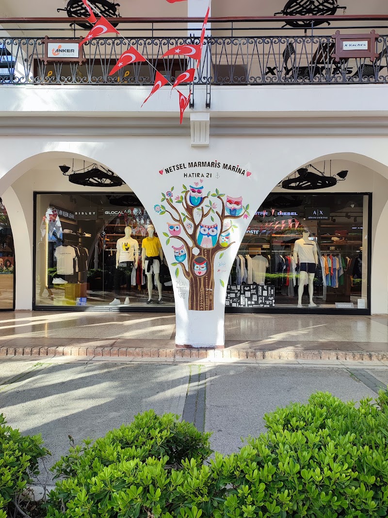 NETSEL MARMARIS MARINA ALIŞVERİŞ MERKEZİ - NETSEL MARMARIS MARINA ALIŞVERİŞ MERKEZİ Sarıana, 18. Sk., 48700 Marmaris/Muğla, Türkiye