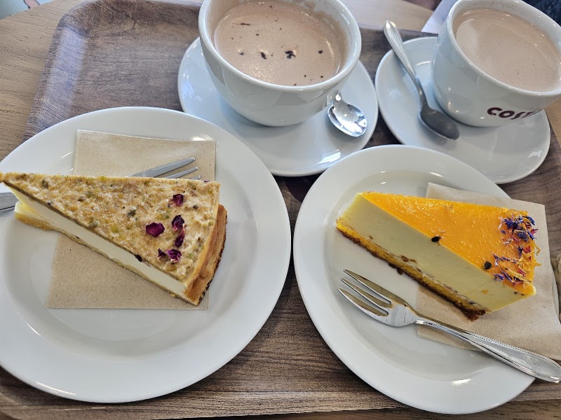 Costa Coffee - Costa Coffee, Aviatická 1017/1, Letiště T2, landside, 161 00 Praha 6, Czechia