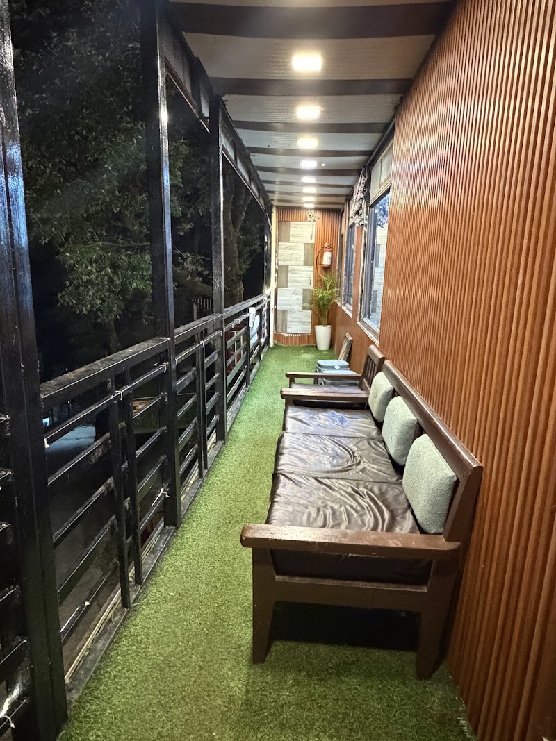 Rudhraksh Villa 4BR- Perfect Vacay Villa - Rudhraksh Villa 4BR- Perfect Vacay Villa Rest heaven estate cottage, 4, camel's Road, The Mall Road, Mussoorie, Uttarakhand 248179, India