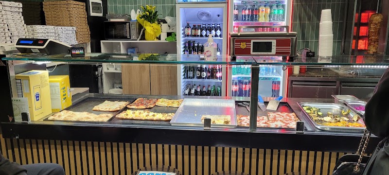 Pizzeria San Remo - Pizzeria San Remo, Via S. Remo, 8, 00182 Roma RM, Italy