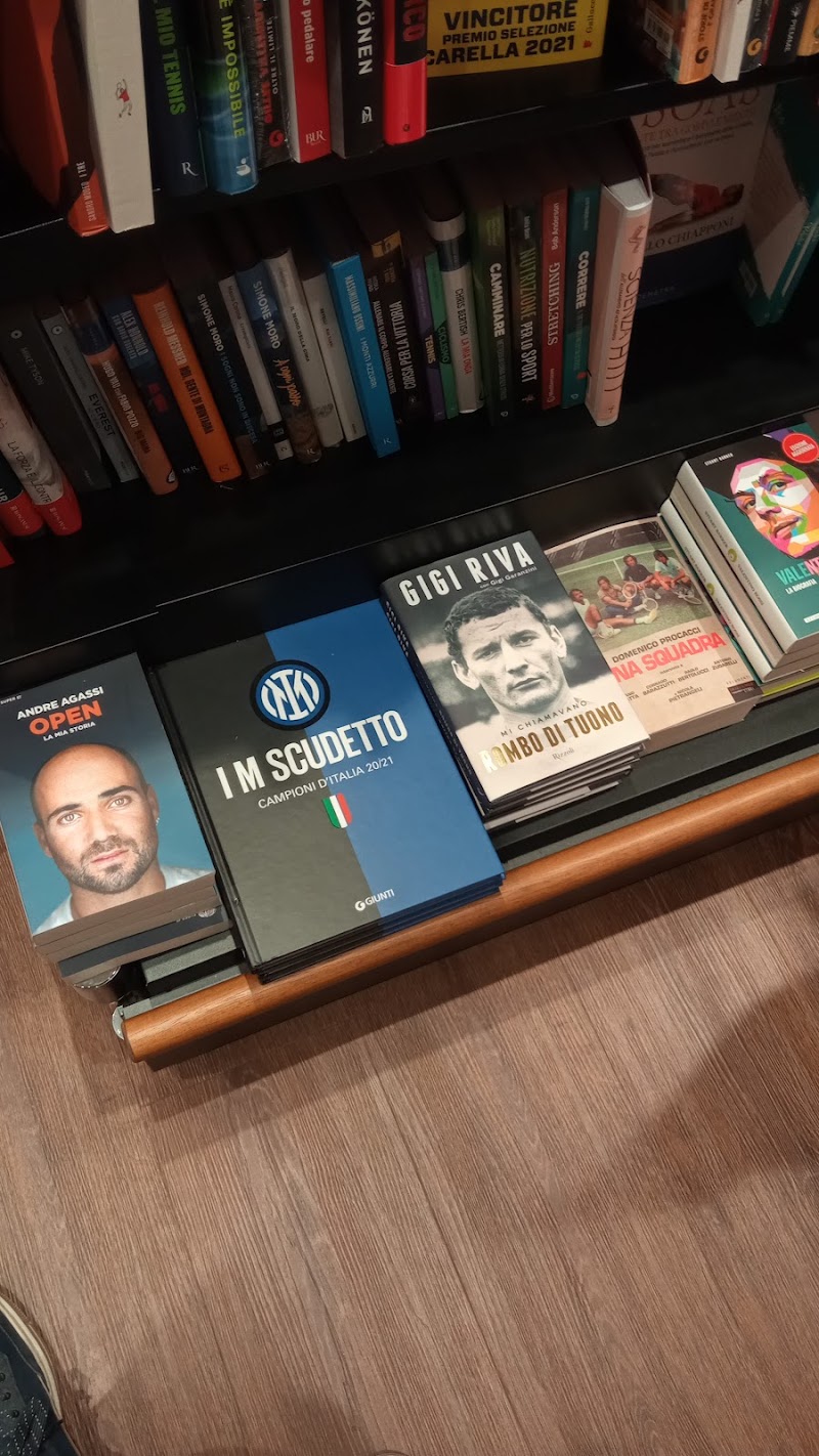 Giunti al Punto Librerie - Giunti al Punto Librerie, Corso Italia, 259, 52100 Arezzo AR, Italy