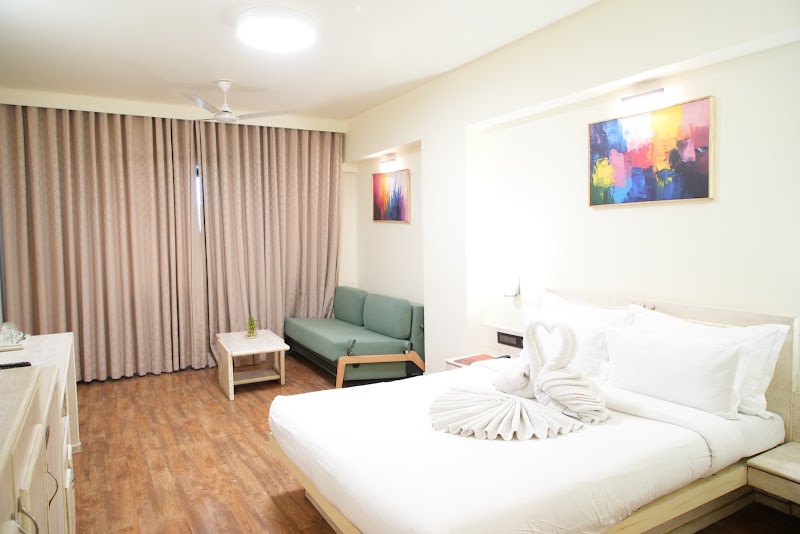 Infiniti Hotel - Infiniti Hotel 1C/CA, Ring Rd, Opp.Prestige CollegeNear Bombay Hospital, Scheme No 94 Sector EB, Indore, Madhya Pradesh 452010, India