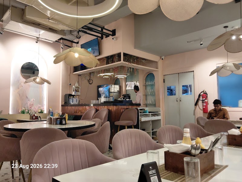 ZOCA Diner Ocus Medley - ZOCA Diner Ocus Medley Shop No. G01A,G020, Ocus Medley, G021, Dwarka Expy, G99, Sector 99, Gurugram, Haryana 122001, India