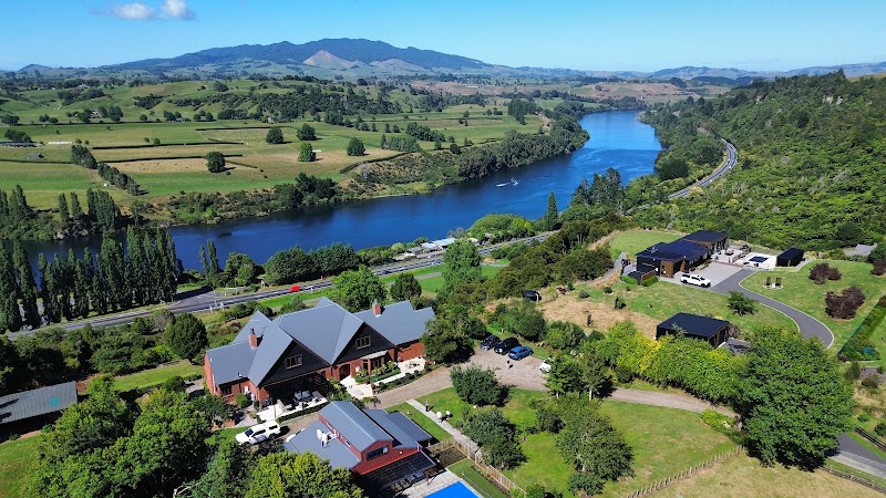 Lake Karapiro Lodge