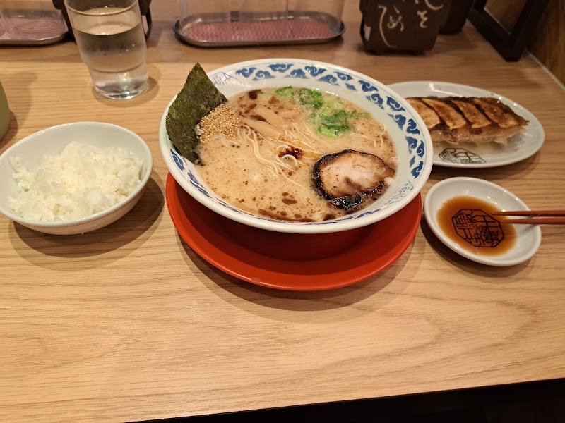 Kyushu Ramen Kio Nishinakajima - Kyushu Ramen Kio Nishinakajima 3-chōme-20-18 Nishinakajima, Yodogawa Ward, Osaka, 532-0011, Japan