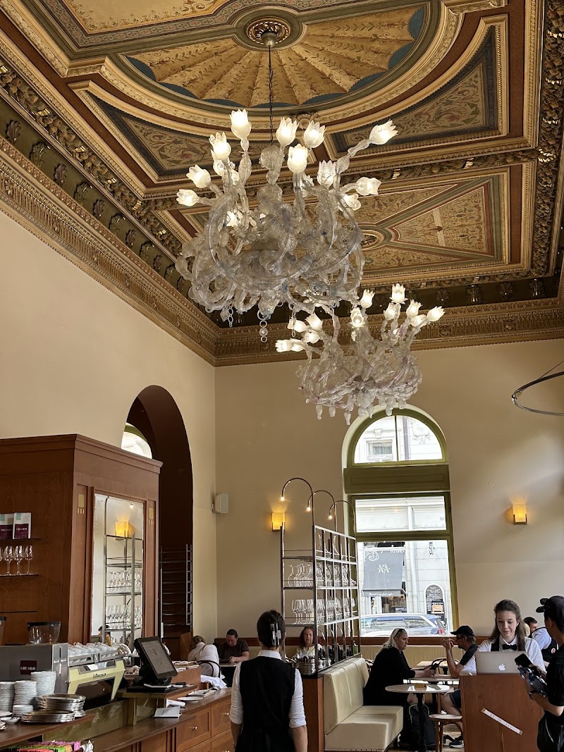 Café Savoy - Café Savoy Vítězná 124/5, 150 00 Praha 5-Smíchov, Czechia