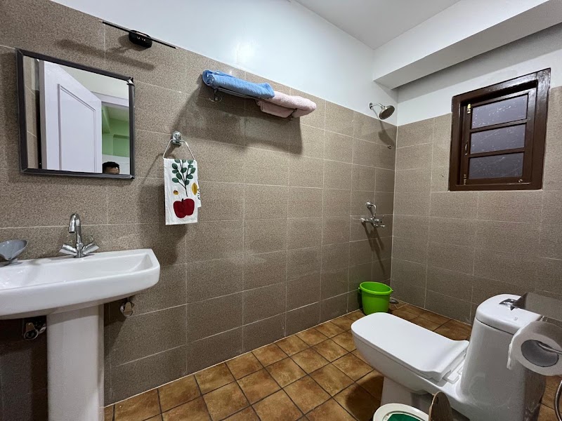 Apple Cherry Pine Green Homestay - Apple Cherry Pine Green Homestay Lane1, Risa Colony, Wahdienglieng, Malki, Shillong, Meghalaya 793003, India