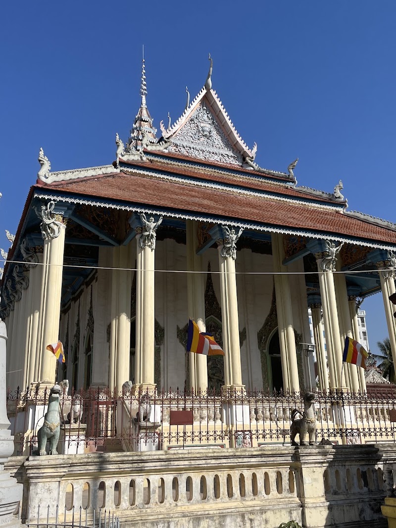 Bike Town Cambodia - kayaking & cycling - Bike Town Cambodia - kayaking & cycling, 359W+3JF, Battambang Resort Rd, Krong Battambang, Cambodia