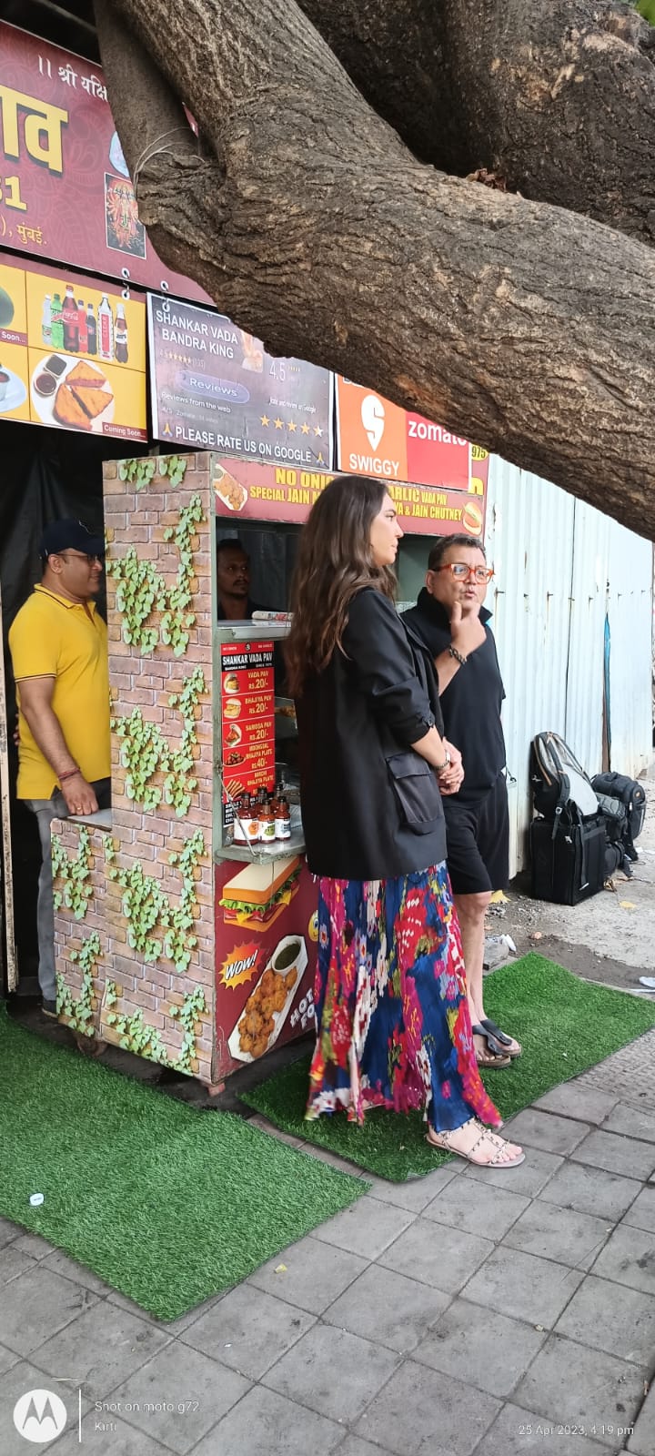 SHANKAR VADA PAV Now BANDRA KING - SHANKAR VADA PAV Now BANDRA KING Arey Energy Centre, Swami Vivekanand Rd, opp. LIC Branch, next to Jari Mari Mata Mandir, Bandra West, Mumbai, Maharashtra 400050, India