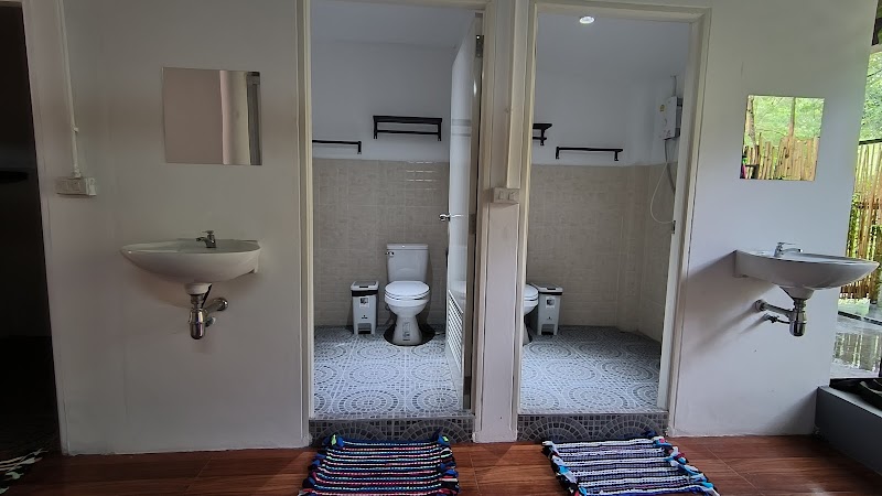 Chalok Hostel - Chalok Hostel 25, 7, Tambon Ko Tao, Amphoe Ko Pha-ngan, Chang Wat Surat Thani 84360, Thailand