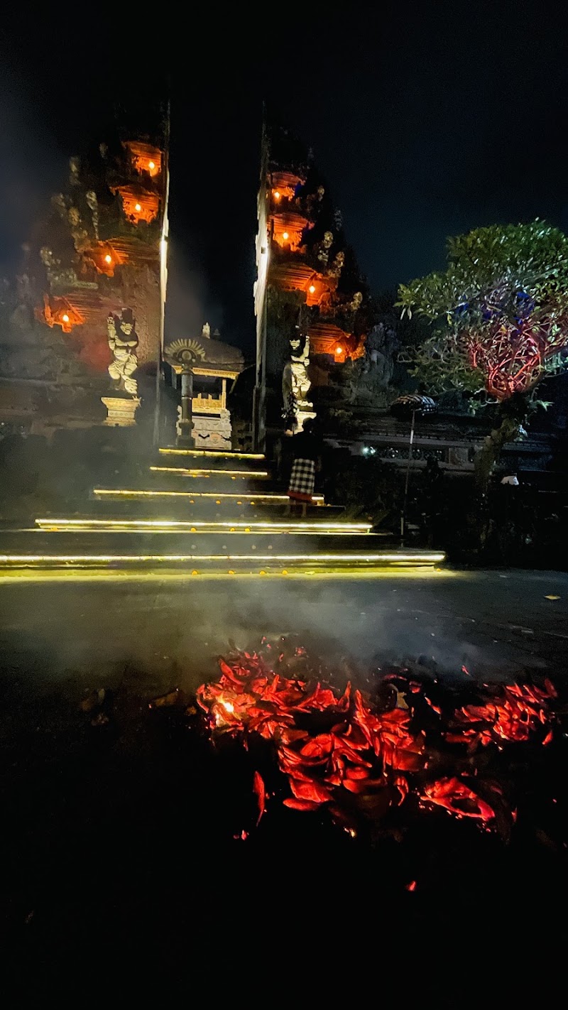 Kecak & Fire Dance at Pura Puseh Ubud - Kecak & Fire Dance at Pura Puseh Ubud, Jl. Suweta No.32, Ubud, Kecamatan Ubud, Kabupaten Gianyar, Bali 80571, Indonesia