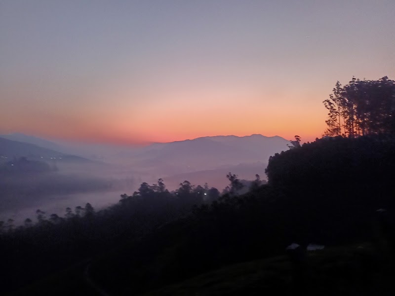 Sunrise view point - Sunrise view point 33HP+MHF, Munnar - Kumily Hwy, Kannan Devan Hills, Keralam 685616, India
