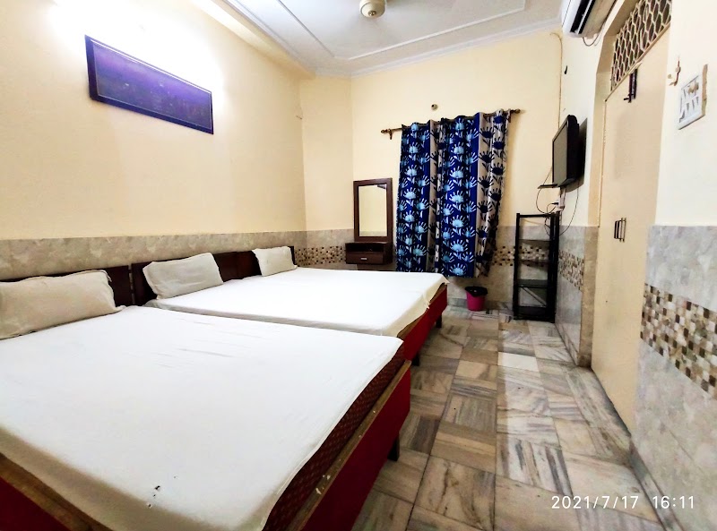 Hotel Welcome Deluxe - Hotel Welcome Deluxe 1347, punjabi phatak,Ballimaran Road Chandi chowk, Balli Maran, Baradari, Old Delhi, Delhi, 110006, India