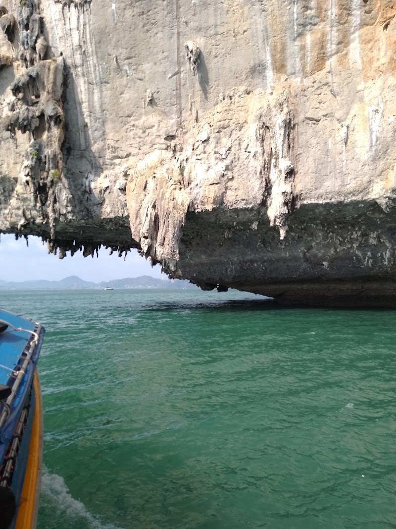 Monkey Beach - Monkey Beach 4QP3+XP, Khao Thong, Mueang Krabi District, Krabi, Thailand