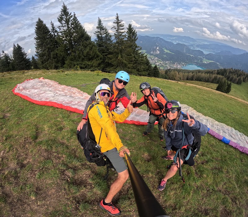 FlyTandem Paragliding St.Gilgen - Paragleiten/ Tandemfliegen am Wolfgangsee - FlyTandem Paragliding St.Gilgen - Paragleiten/ Tandemfliegen am Wolfgangsee, Konrad-Lesiak-Platz 3, 5340 St. Gilgen, Austria
