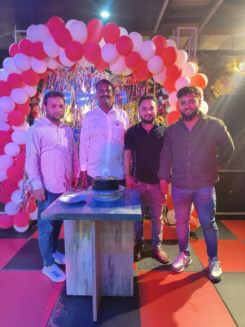 Heaven Under the sky ( The rooftop restaurant ) - Heaven Under the sky ( The rooftop restaurant ) 1, Purushottam Das Tandon Marg, Agnipath Colony, Vivek Vihar Colony, Civil Lines, Prayagraj, Uttar Pradesh 211002, India