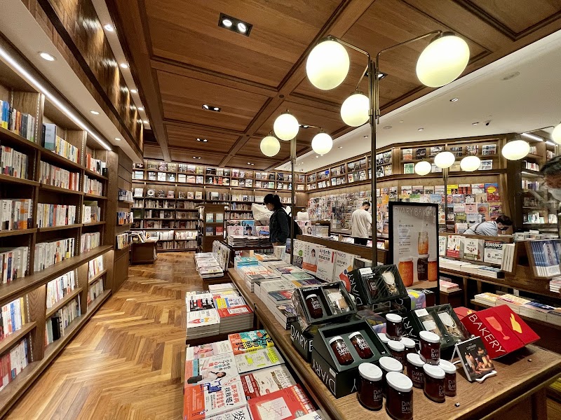 TSUTAYA BOOKSTORE Songshan Station Store - TSUTAYA BOOKSTORE Songshan Station Store 110, Taiwan, Taipei City, Xinyi District, Yongji Village, Songshan Rd, 11號3樓, No