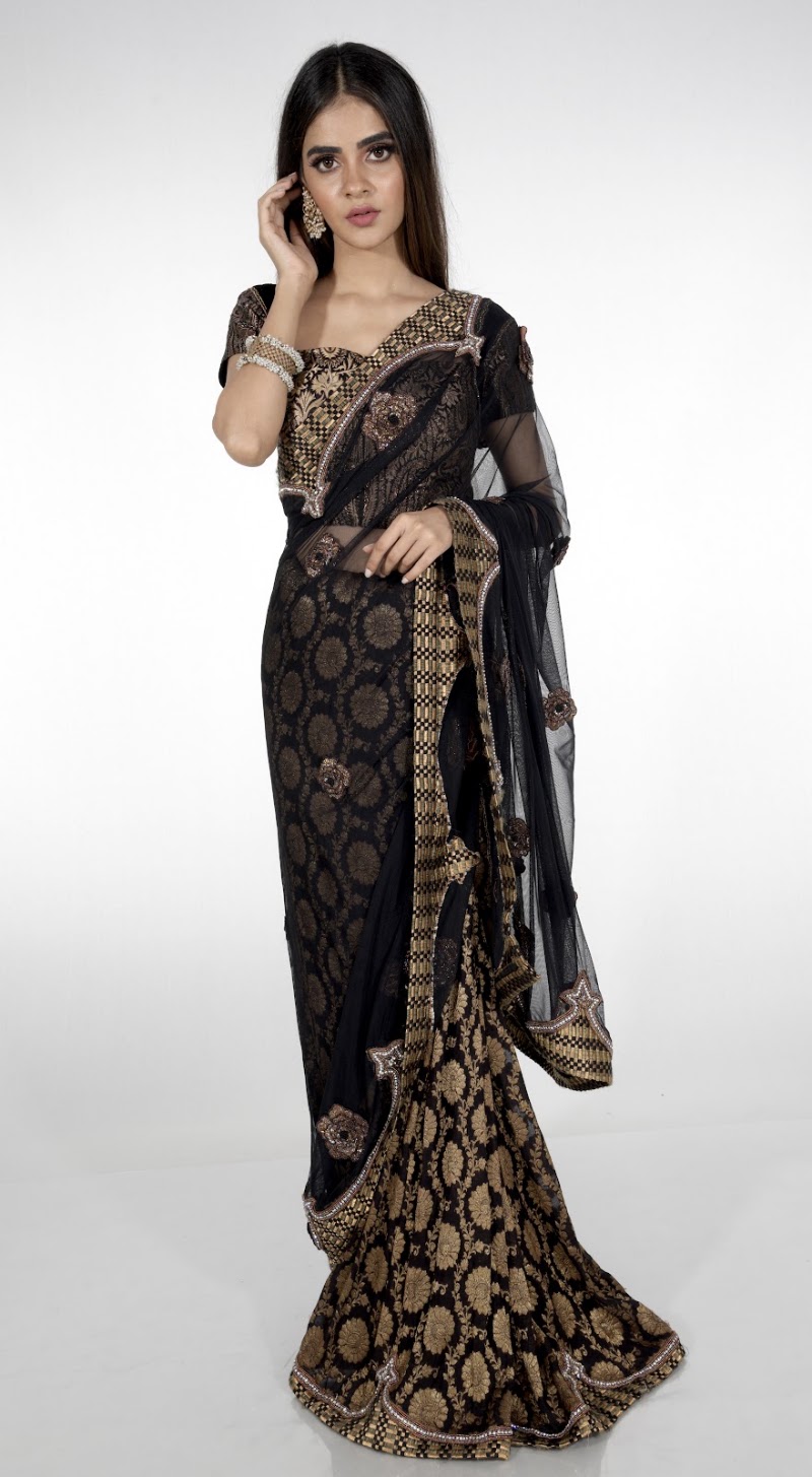 Enrobe By Varshaa - Enrobe By Varshaa, 1, Casabella, Plot No 692, Corner of 15th Road, &, Khar Pali Rd, opp. Banng, Khar, Khar West, Mumbai, Maharashtra 400052, India