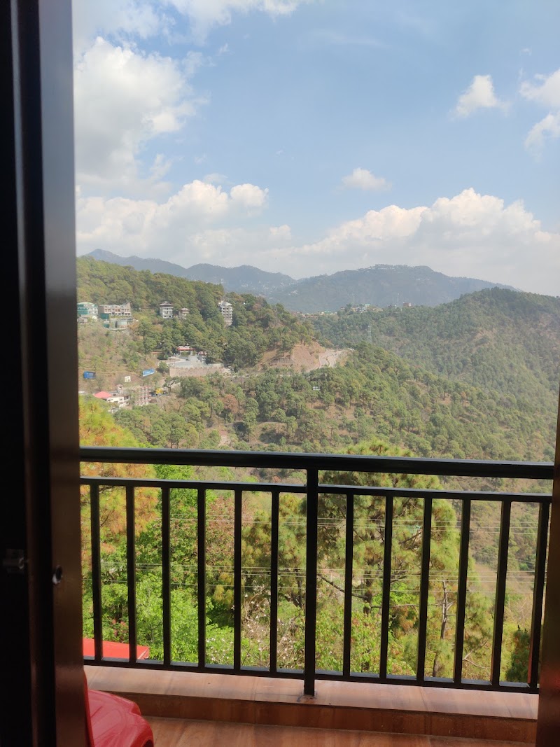 Kasauli food point - Kasauli Food Point, Kasauli Road, Dharampur, Himachal Pradesh 173209, India