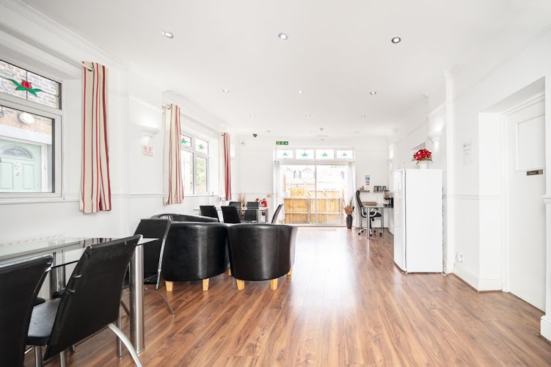 Flexistay Norbury Apart Hotel - Flexistay Norbury Apart Hotel 49 Norbury Cres, Norbury, London SW16 4JS, UK